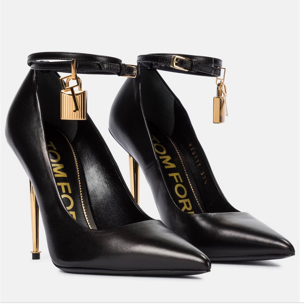 Tom Ford Padlock Leather Pumps Sz 40